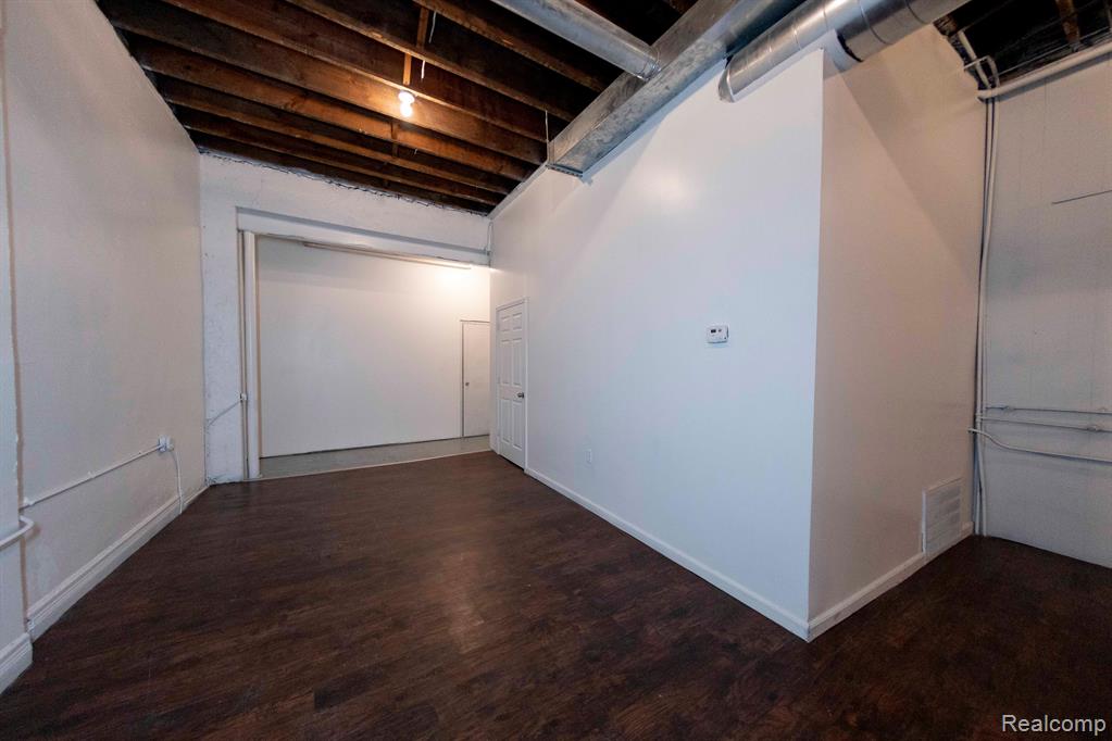 14536 E JEFFERSON Avenue, Detroit, MI 48215 — Photo 3