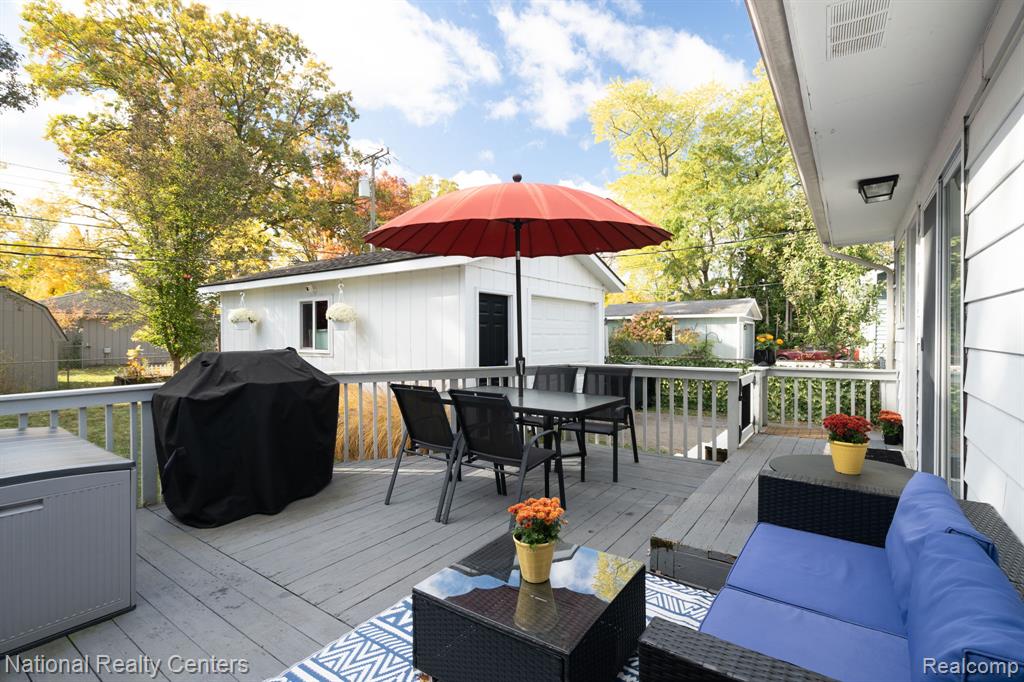 2825 Wall Street, Keego Harbor, MI 48320 — Photo 28