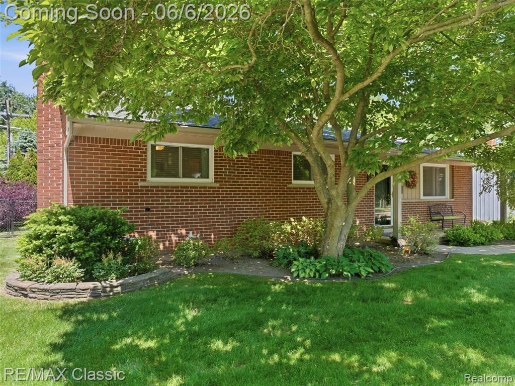 41020 Greenbriar Lane, Plymouth, MI 48170 — Photo 39