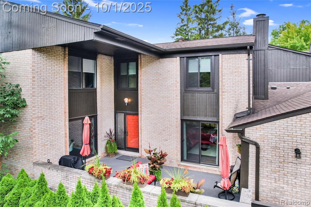 4154 Wabeek Lake Drive S, Bloomfield Hills, MI 48302 — Photo 2