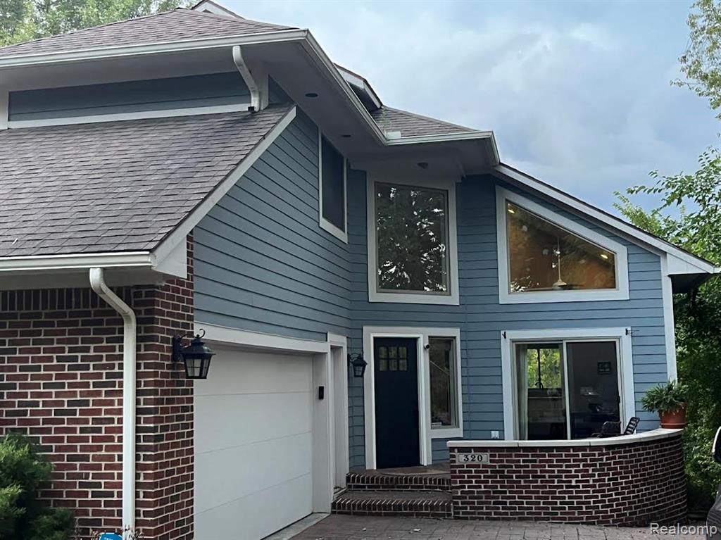 320 Charlevoix Street, Commerce Twp, MI 48382
