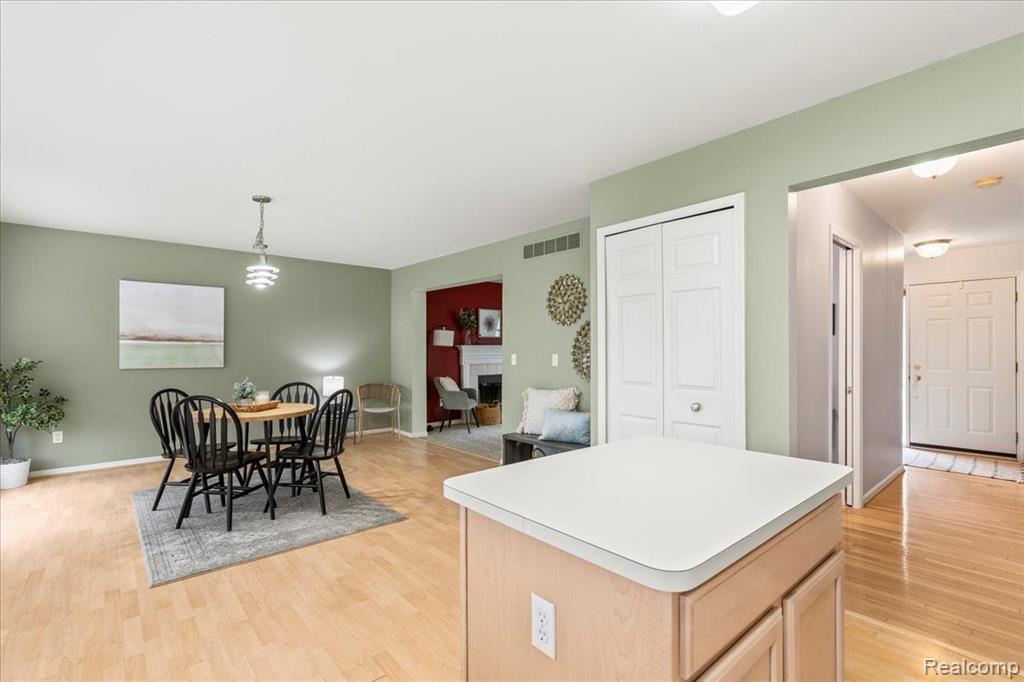 436 Pine Valley Court, Oxford, MI 48371 — Photo 10