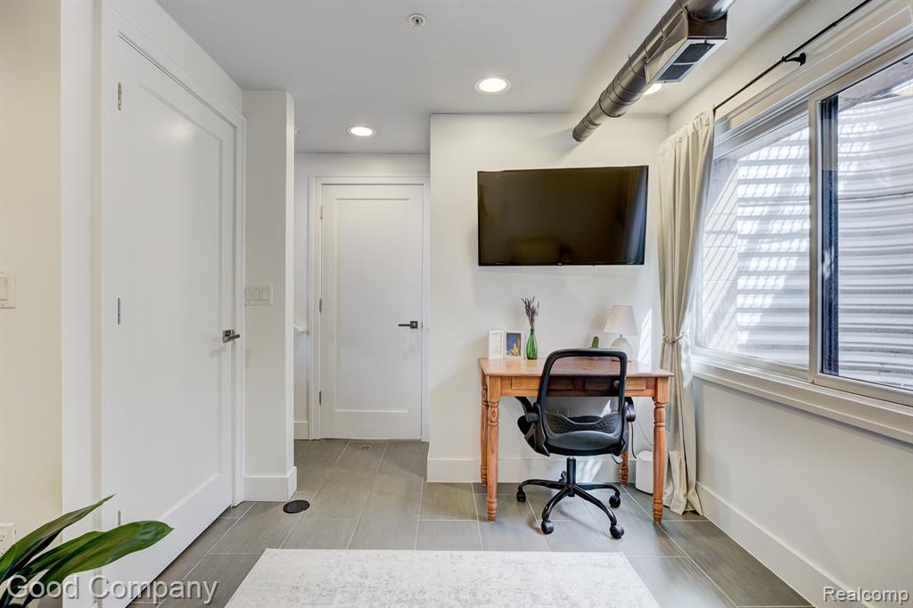640 W 11 Mile Road, Royal Oak, MI 48067 — Photo 31