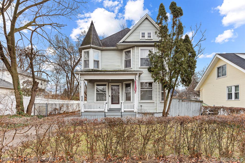 426 E KENILWORTH Avenue, Royal Oak, MI 48067 — Photo 2