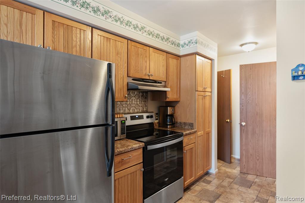 1921 Vine Way Drive, 36, Canton, MI 48188 — Photo 9