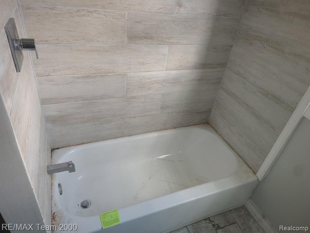 8860 Appoline Street, Detroit, MI 48228 — Photo 16