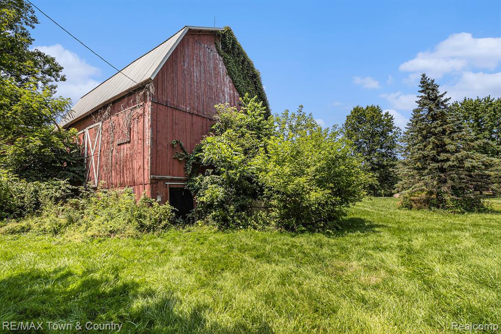 7346 Potter Road, Flushing, MI 48433 — Photo 36
