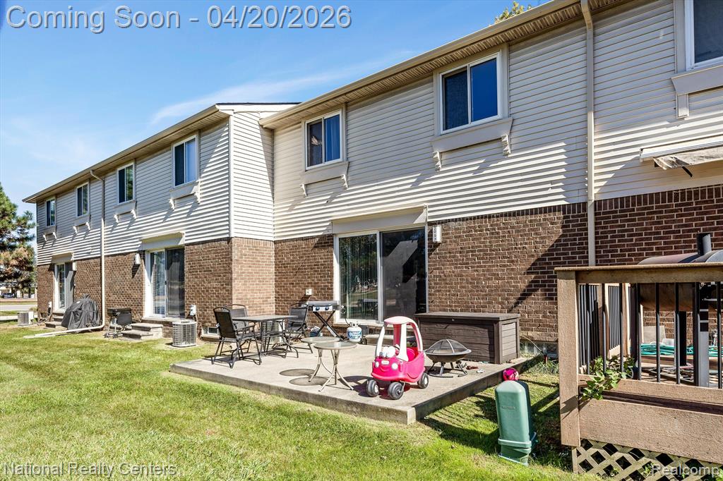 2057 W FRANKLIN Drive, Canton, MI 48187 — Photo 27
