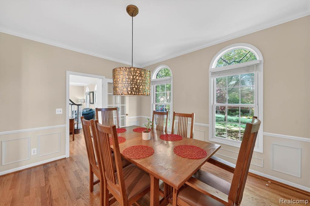 1112 Vernier Road, Grosse Pointe Woods, MI 48236 — Photo 16