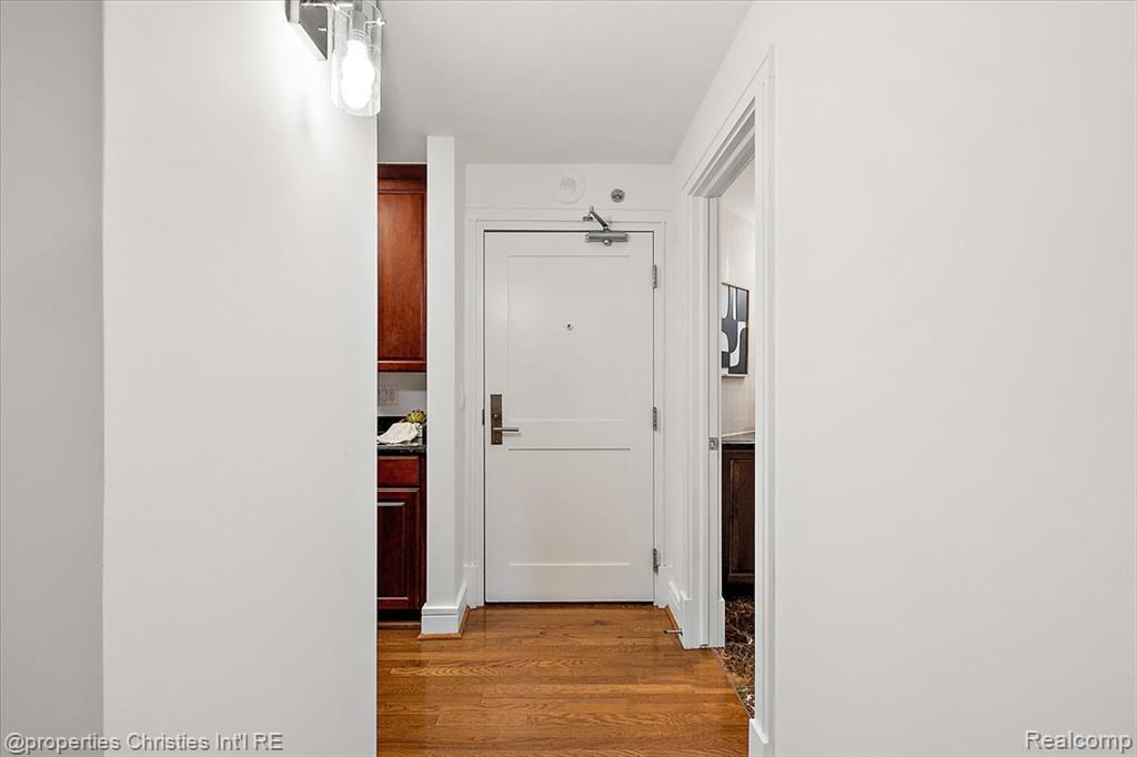411 S Old Woodward Avenue, 821, Birmingham, MI 48009 — Photo 4