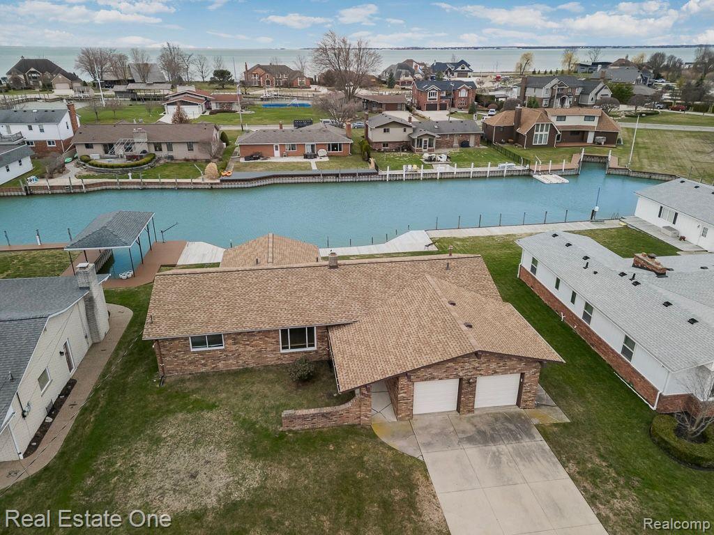 49680 KEYCOVE, Chesterfield, MI 48047 — front exterior