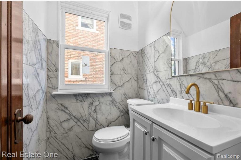 7305 APPOLINE Street, Dearborn, MI 48126 — Photo 14