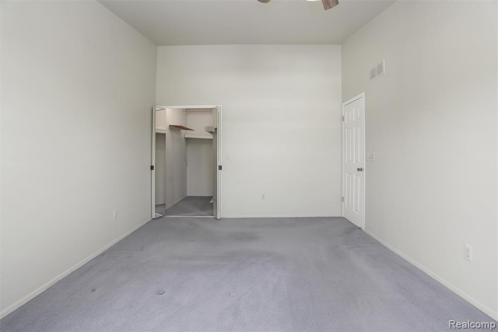 38928 Country Circle, Farmington Hills, MI 48331 — Photo 12