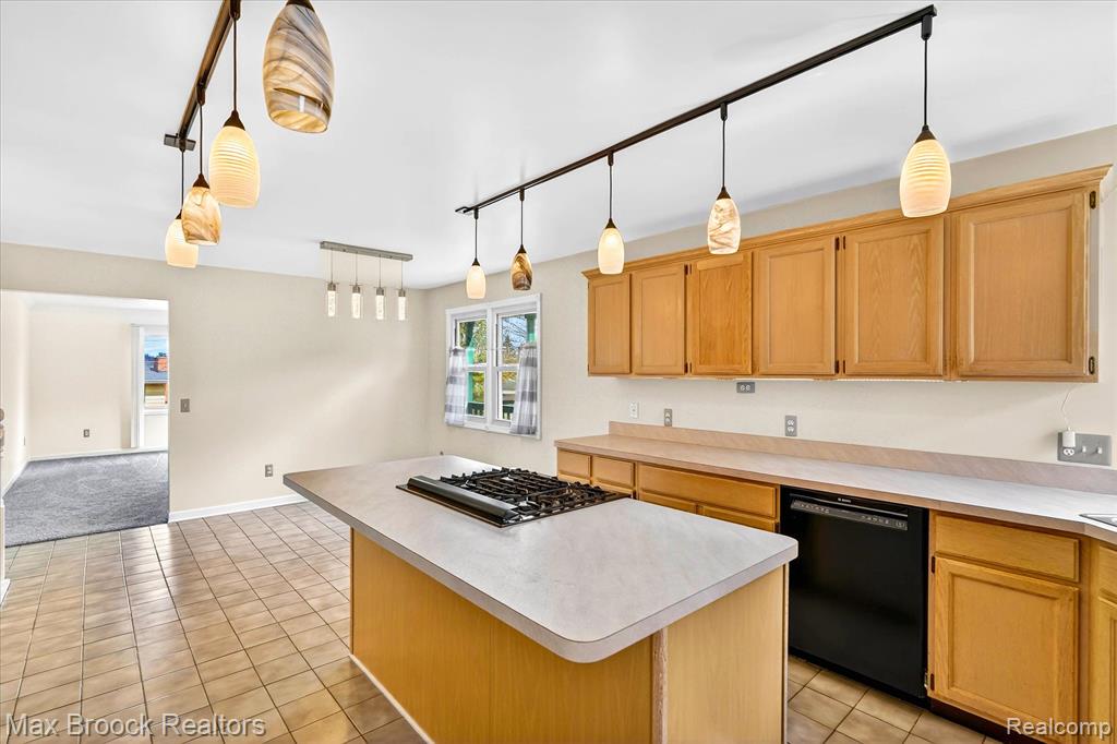 5001 Sylvanview Drive, Clarkston, MI 48348 — Photo 14