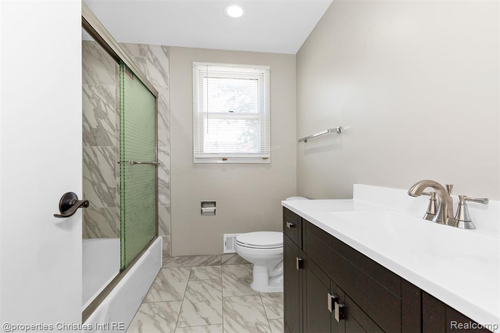 4027 Old Dominion Drive, West Bloomfield, MI 48323 — Photo 37