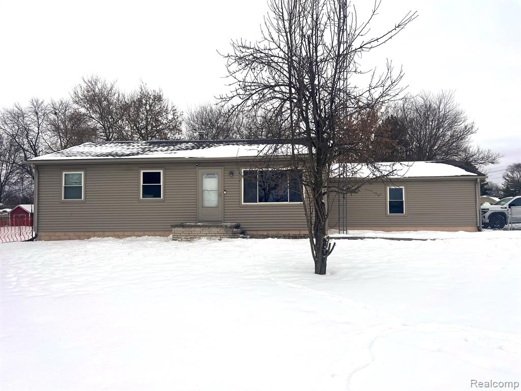 899 Oak Street, Lennon Vlg, MI 48449 — front exterior