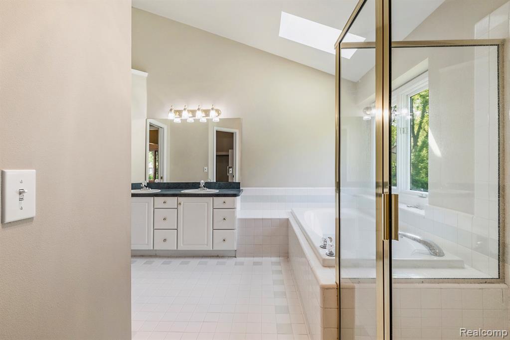 4118 Pinehurst Drive, Howell, MI 48843 — Photo 18