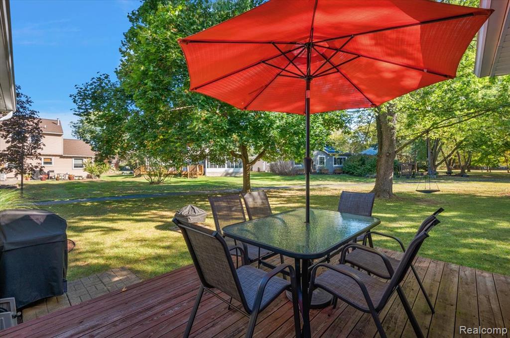 2066 Teaneck Circle, Wixom, MI 48393 — Photo 38