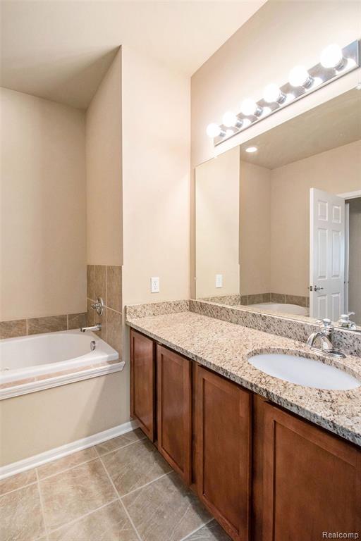 5960 Baypointe Boulevard, Independence, MI — Photo 9