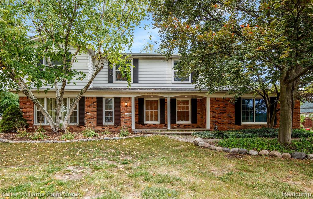 6748 LESLEE CREST Drive, West Bloomfield, MI — front exterior