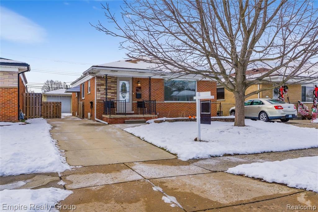 6545 Robindale Avenue, Dearborn Heights, MI 48127 — Photo 2