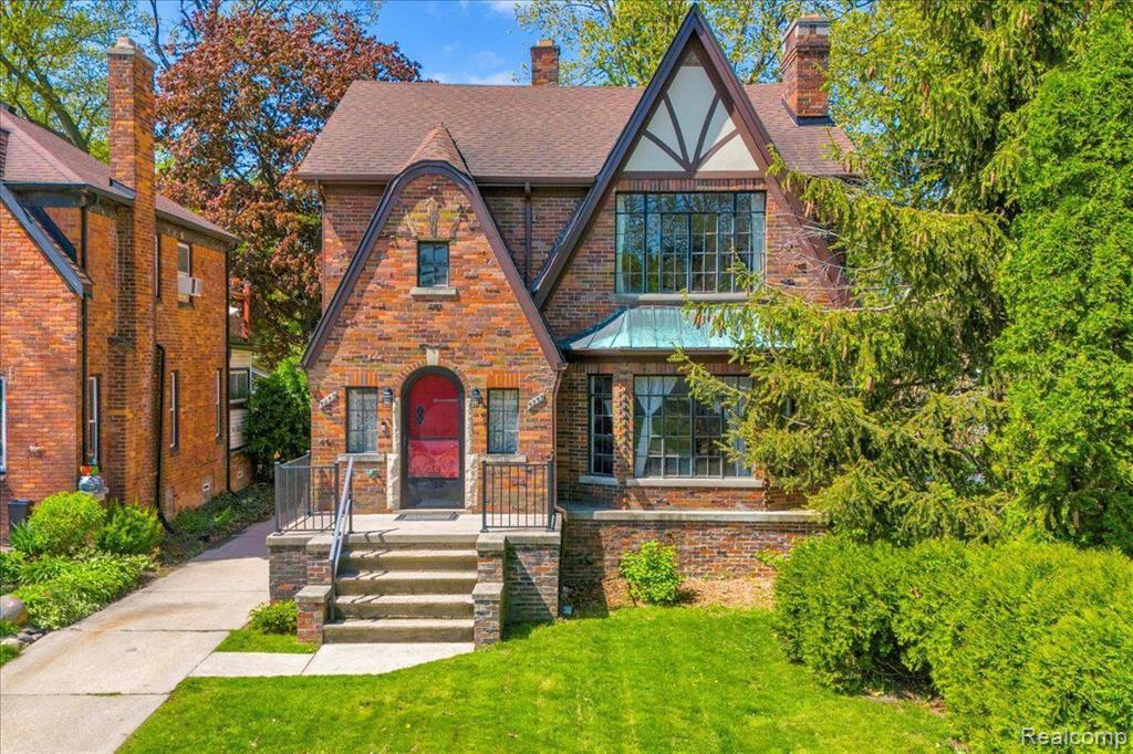 5253 GRAYTON Street, Detroit, MI 48224 — Photo 2