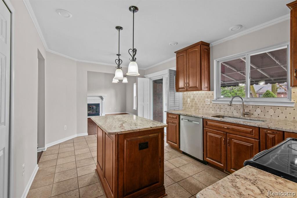 43441 BARCLAY Way, Canton, MI 48188 — Photo 8