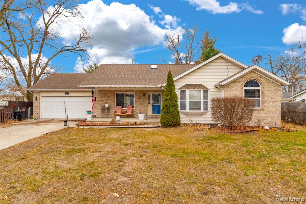 2215 Hancock Street, Port Huron, MI 48060 — Photo 2