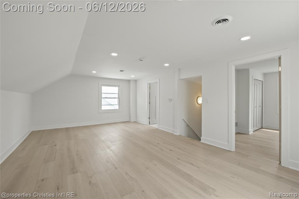 22502 Beach Street, Saint Clair Shores, MI 48081 — Photo 11