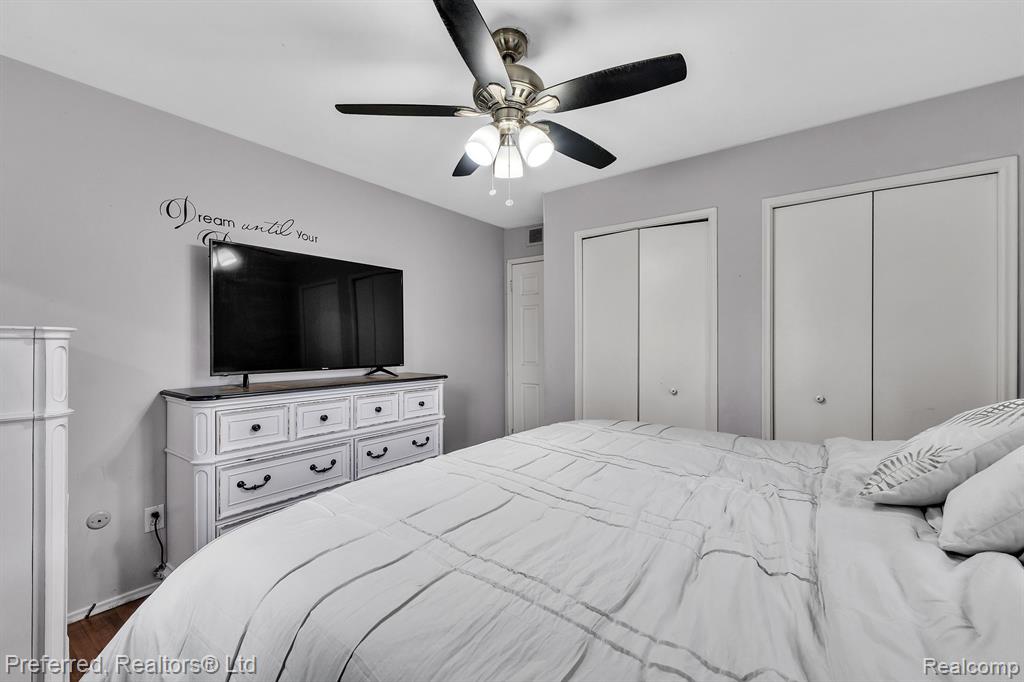 8680 WAR BONNET Drive, Commerce Twp, MI 48382 — Photo 21