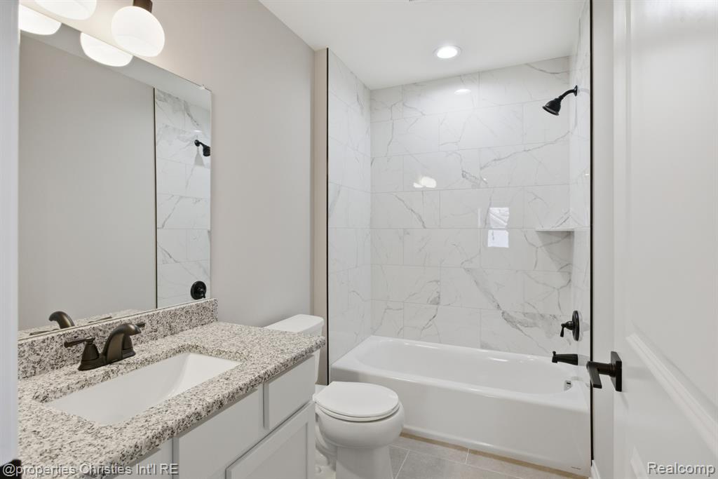 23188 Waterview Drive, New Boston, MI 48164 — Photo 37