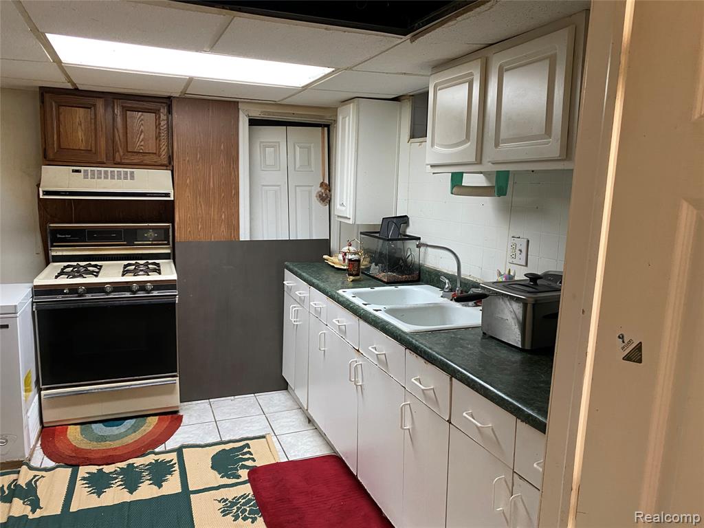 6359 Woodmont Avenue, Detroit, MI 48228 — Photo 15