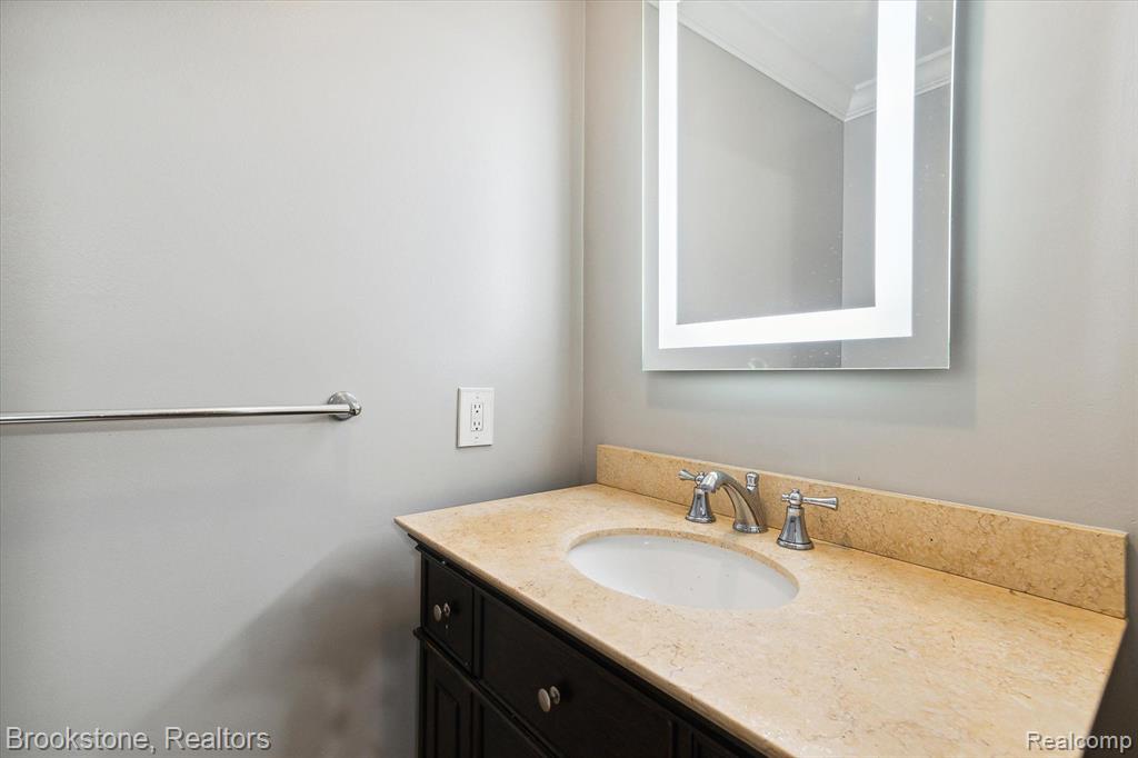 359 CONCORD PL, Unit 3, Bloomfield Hills, MI 48304 — Photo 21