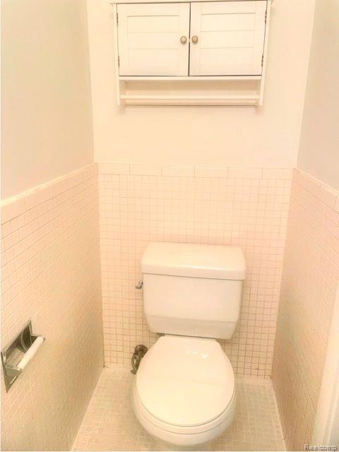 416 FOX HILLS Drive S, Bloomfield Hills, MI 48304 — Photo 25