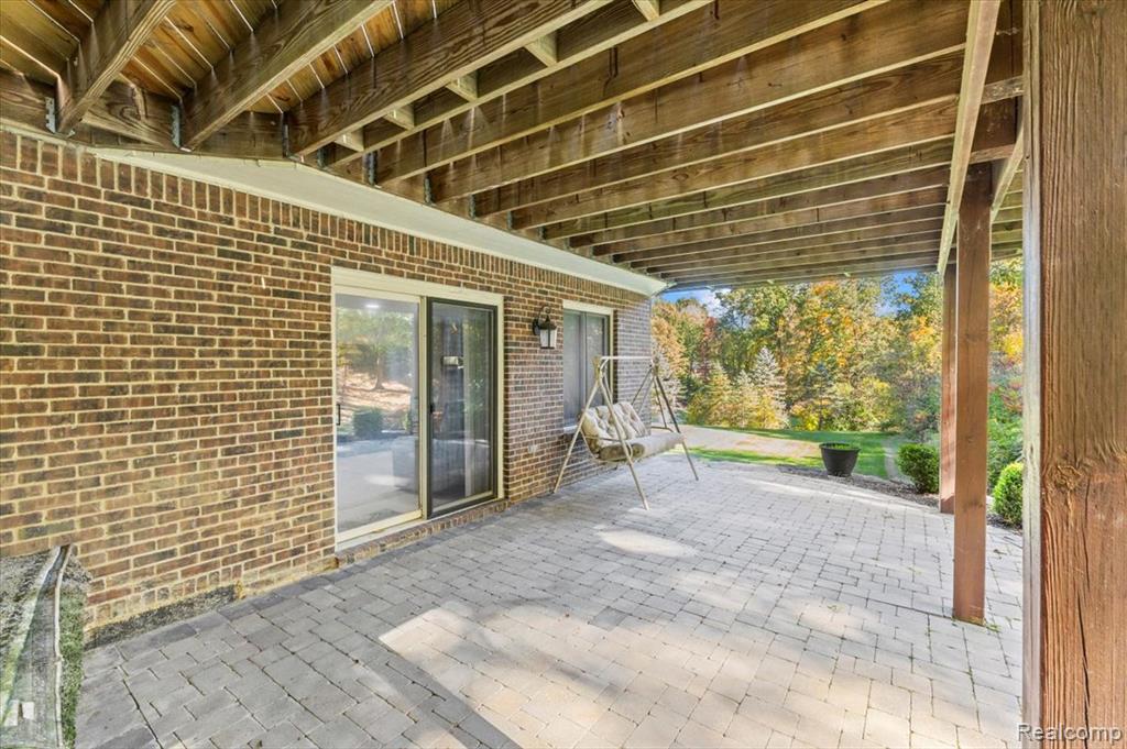 9755 Forest Ridge Drive, Clarkston, MI 48348 — Photo 58