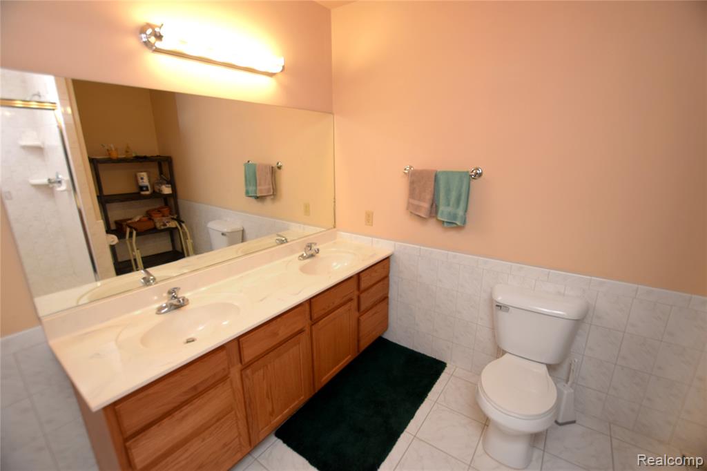 6476 Stonebrook Lane, Flushing, MI 48433 — Photo 16