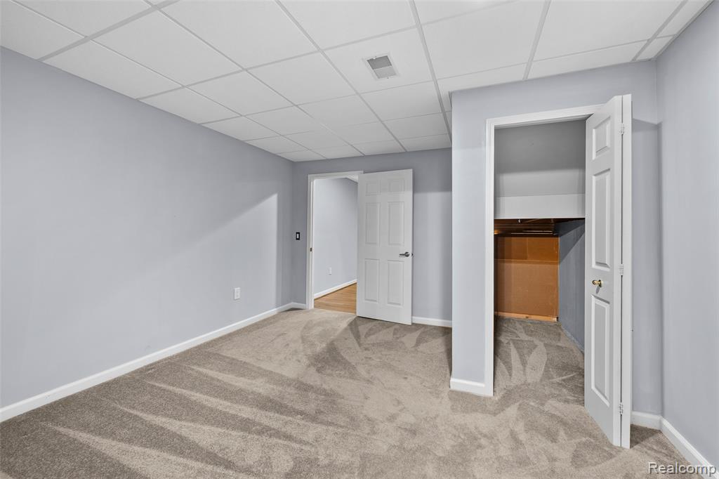 4476 Woodcliff Court, Rochester, MI 48306 — Photo 50
