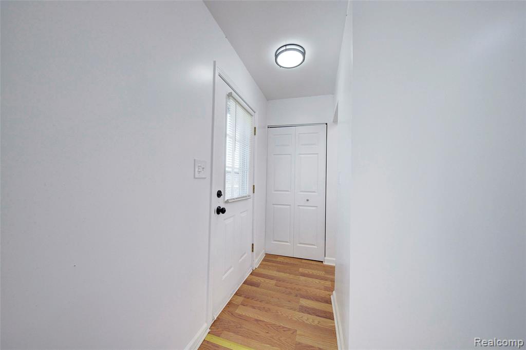 35030 Michelle Drive, Romulus, MI 48174 — Photo 25