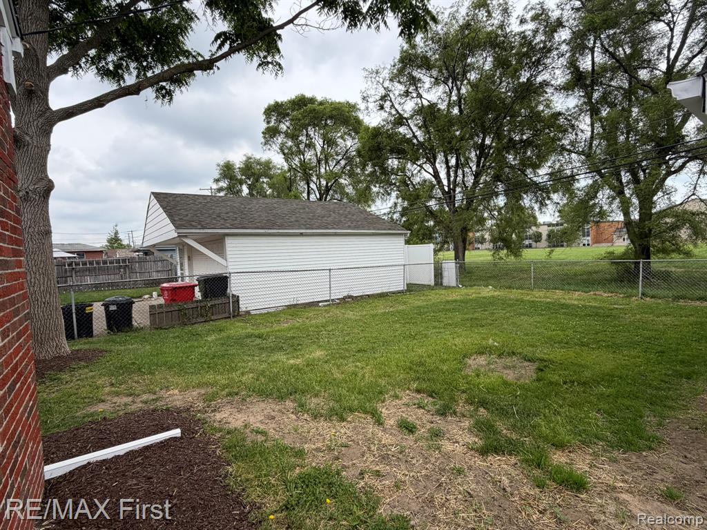 25184 Collingwood Street, Roseville, MI 48066 — Photo 4