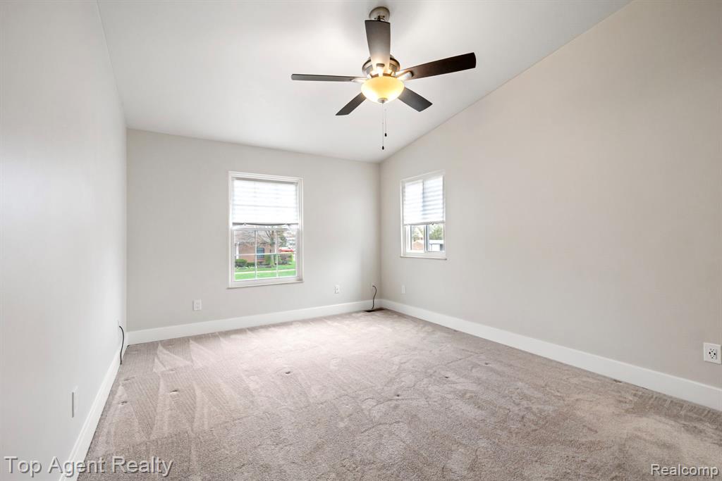 38887 Country Circle, Farmington Hills, MI 48331 — Photo 22