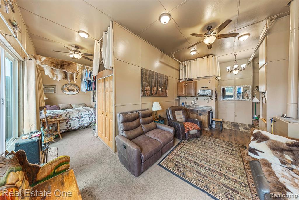 200 E CANYON Drive, Milford, MI 48380 — Photo 27