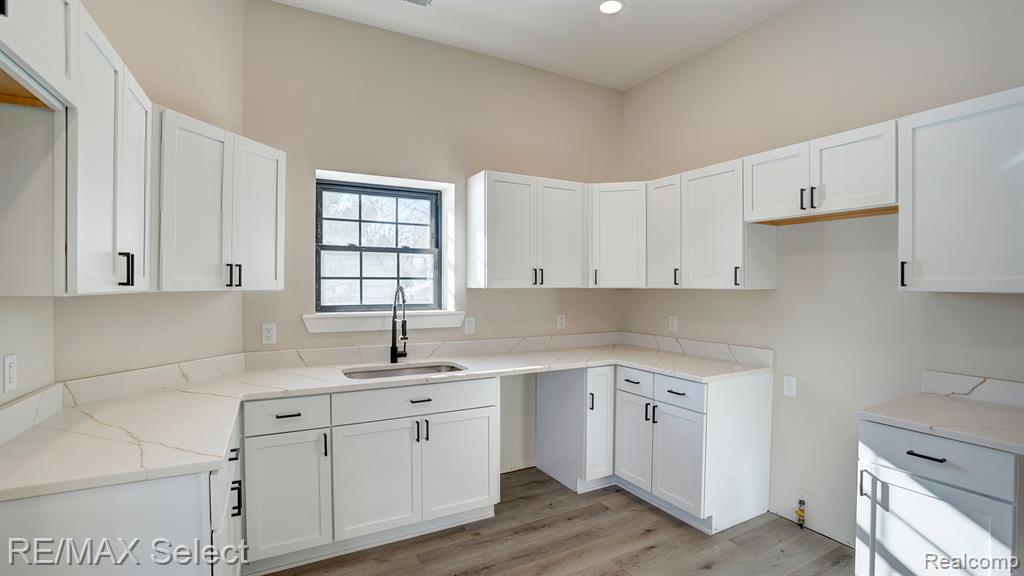 207 CLARENCE Street, Holly, MI 48442 — Photo 18