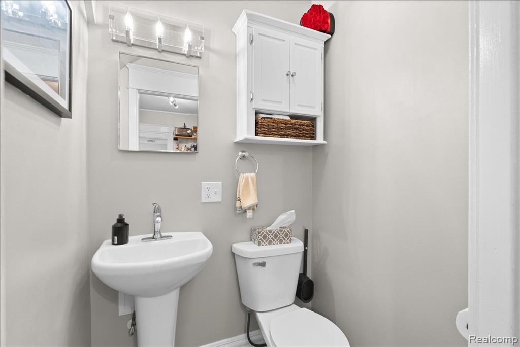 726 W Willow Street, Lansing, MI 48906 — Photo 13