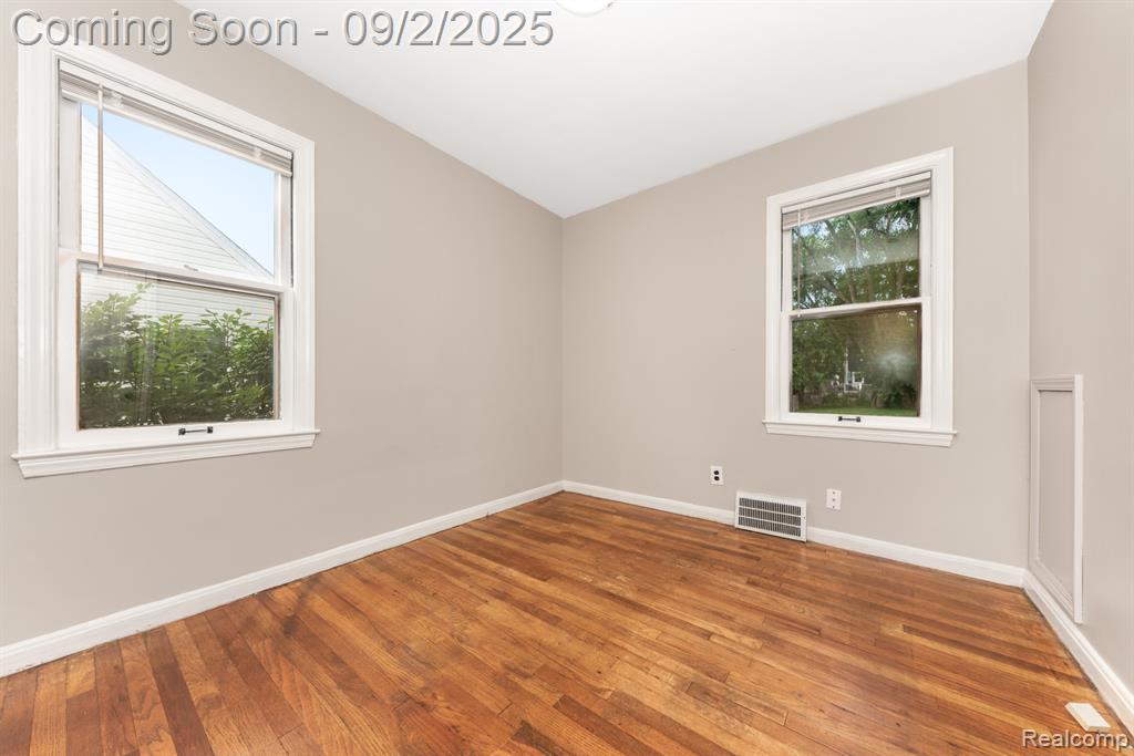 557 N Harvey Street, Plymouth, MI 48170 — Photo 16
