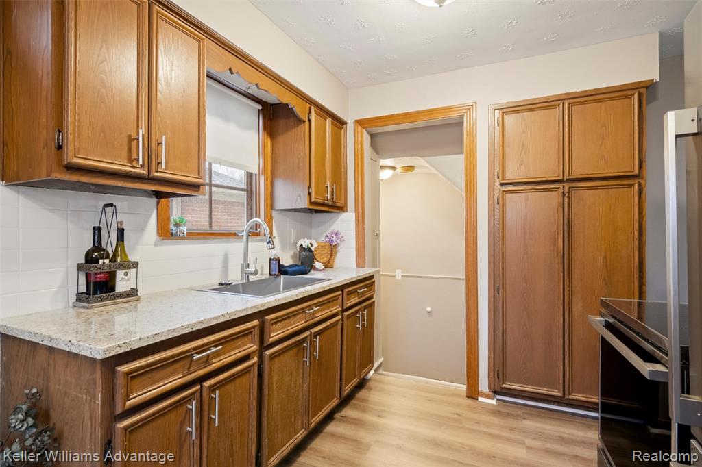 1045 Detroit Avenue, Lincoln Park, MI 48146 — Photo 9