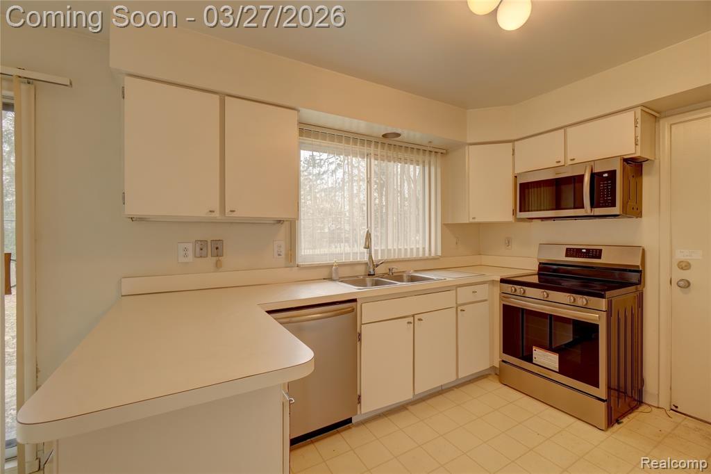 6974 Woodside Trail, West Bloomfield, MI — Photo 6