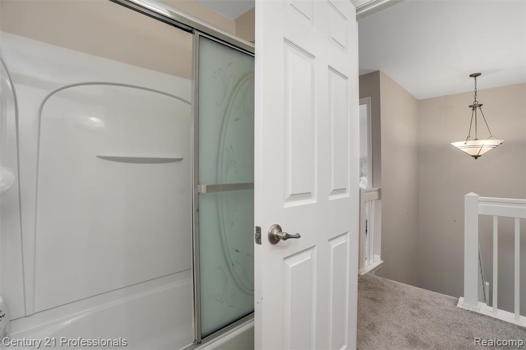 5540 River Park Drive, Waterford, MI 48327 — Photo 23