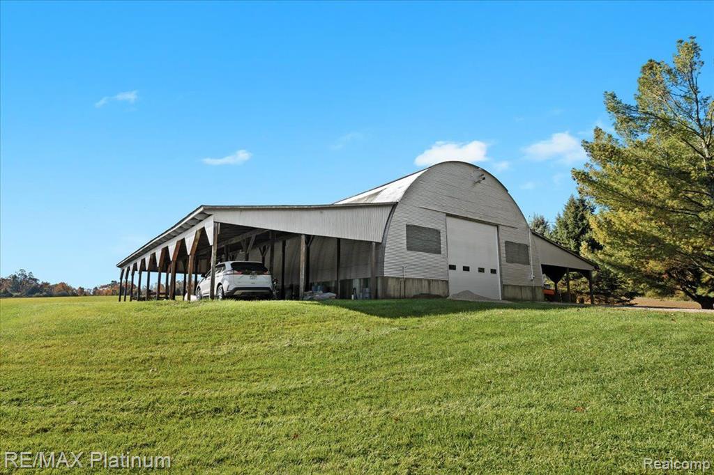 1215 S Bull Run Road, Fowlerville, MI 48836 — Photo 12