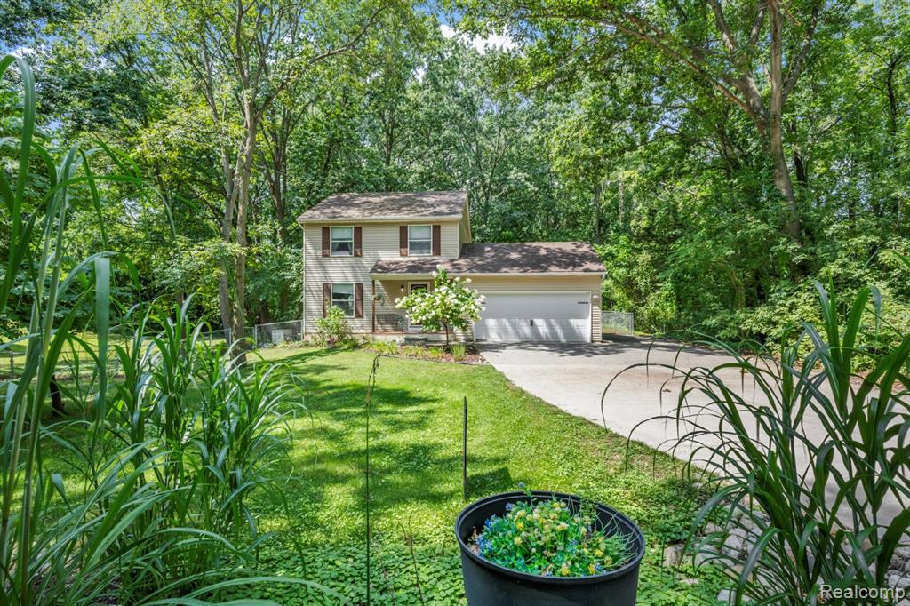 6550 Avon Drive, Brighton, MI 48116 — Photo 2