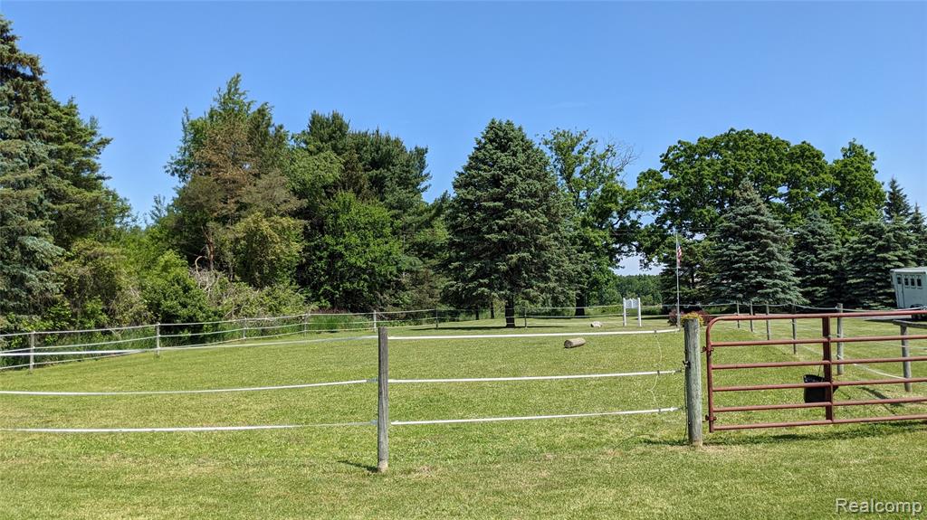 9753 W Coon Lake Road, Webberville, MI 48892 — Photo 55